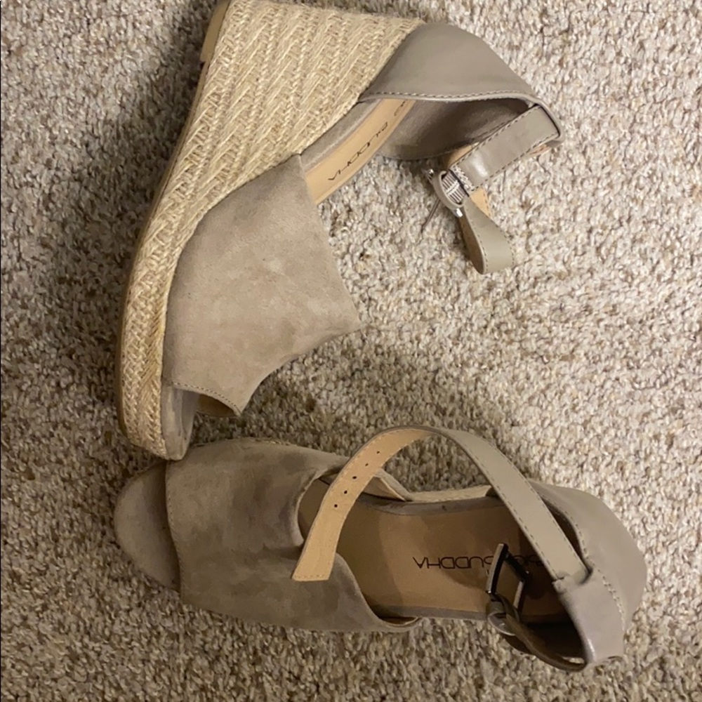 Tan wedges